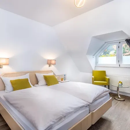 Zur Krone Hotel