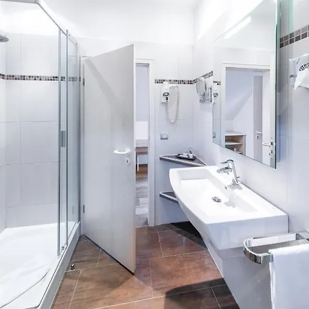 Zur Krone Hotel