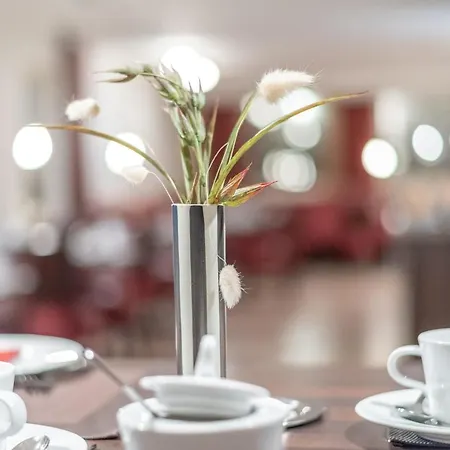 Zur Krone Hotel