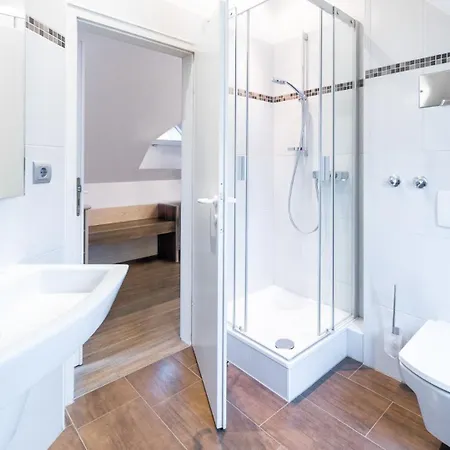 Zur Krone Szálloda 3*