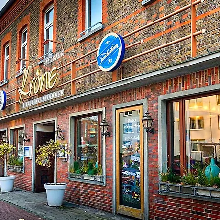 Отель Zur Krone 3*