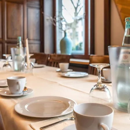 Zur Krone 3* Meerbusch