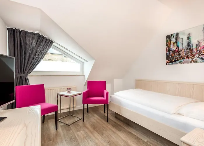 ツア クローネ 3* メーアブッシュ