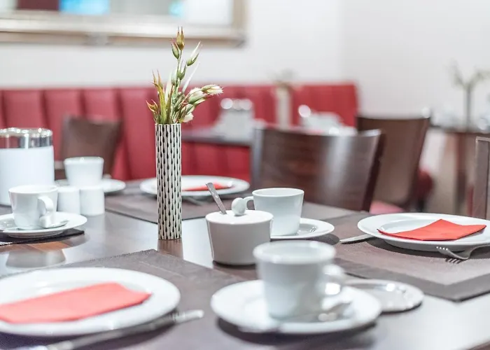 ツア クローネ 3*