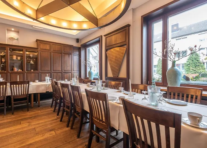 ツア クローネ 3* メーアブッシュ